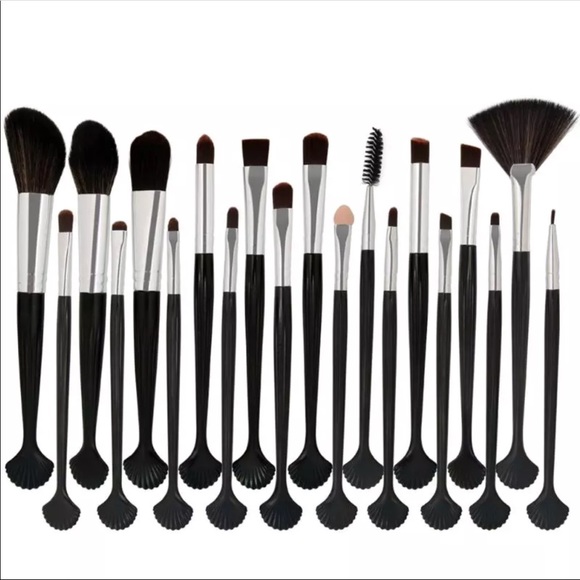 Other - 20 pc shell makeup brushes